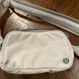 Lululemon RARE belt bag opal striped strap NWOT